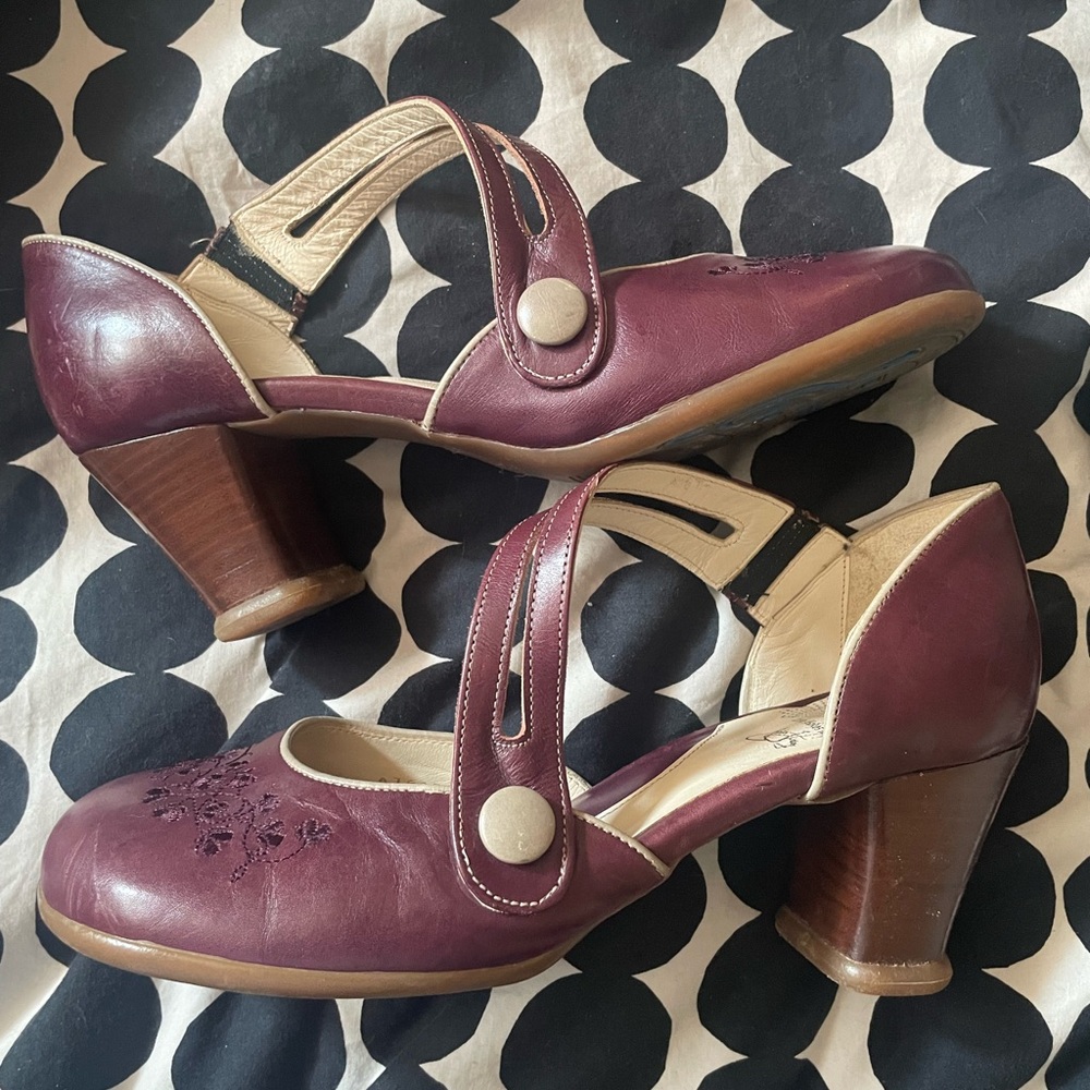 John Fluevog Operetta Viardot 9.5 women’s heels, Purple